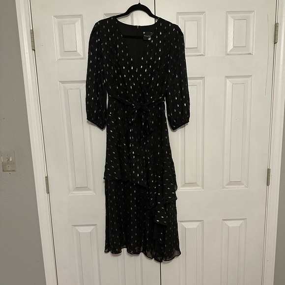 Gorgeous black and gold midi dress - Picture 7 of 8